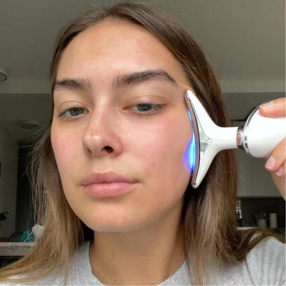Nuvella™ – Îngrijire Facială Delicată Ca un Nor